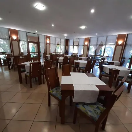 Liani מלון סאני ביץ'