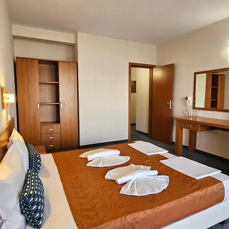 Liani Hotel 3*