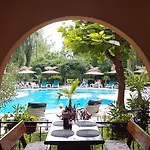 Liani فندق ساني بيتش