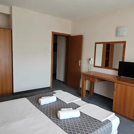 Hotel Liani 3*