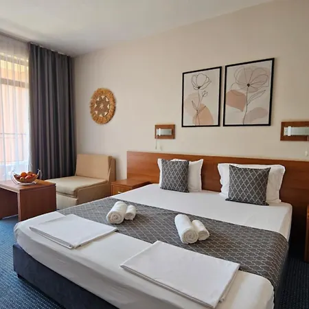 Liani Hotell 3*